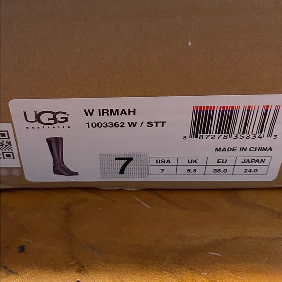 Women Ugg boots - Picture 2 of 7